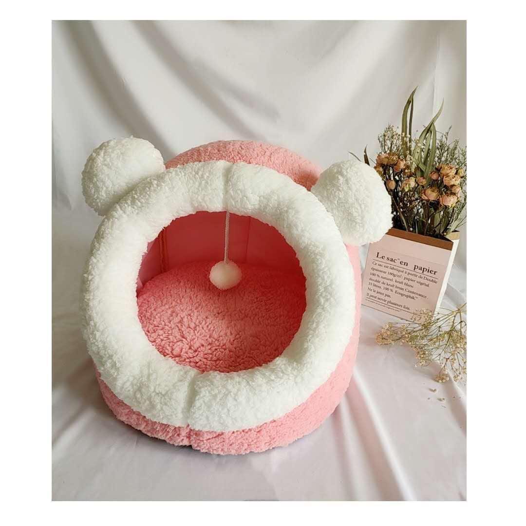Cozy Winter Cat Hideaway Bed